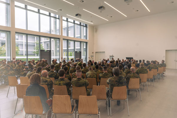 Gesichter des Lebens Fotoausstellung im Ausbildungszentrum des Cyber- und Informationsraum der Bundeswehr