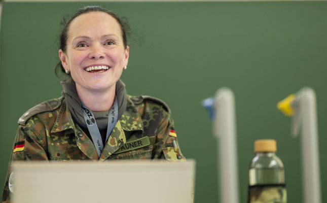 meetbw das Netzwerk der Frauen der Bundeswehr für die Frauen der Bundeswehr fotografiert demipress