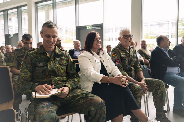 Gesichter des Lebens Fotoausstellung im Ausbildungszentrum des Cyber- und Informationsraum der Bundeswehr
