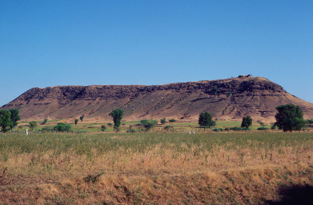 View of Khandoba Hill, 1980. Photo by Clive Adams