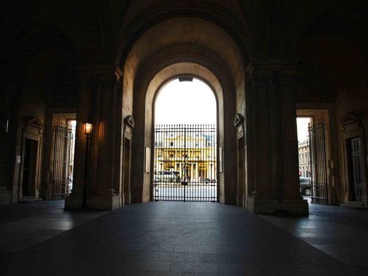 Rue de Rivoli entrance