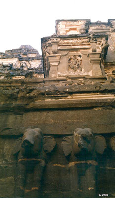 Kailasha Temple ; photo by Anthony Zois