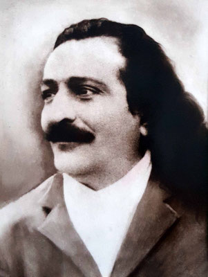 1933 : Meher Baba in Ceylon. Photo courtesy of the Karresch Collection. The next image is on the reverse of this photo. 