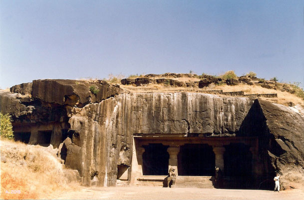 Jain Caves : photo by Anthony Zois