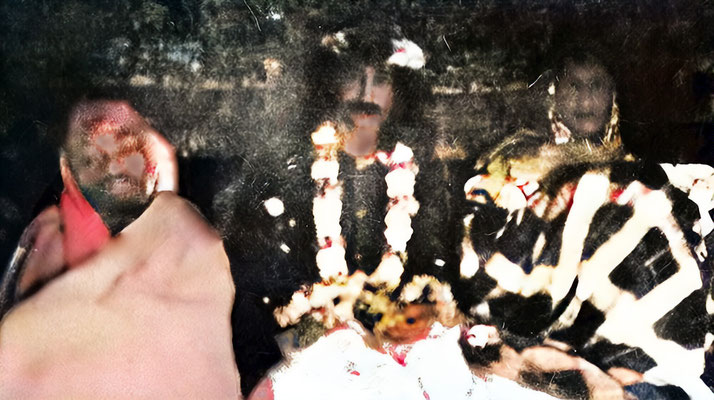 1927 : Meher Baba sitting inside his crypt-room with 2 companion. Image rendition by Anthony Zois.
