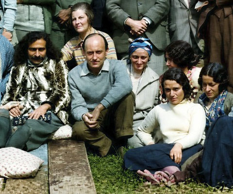 1932 : Maragret is on the right with blue head scarf. Image rendition by Anthony Zois. BP earing a blue headscarf. Image rendition by Anthony Zois.