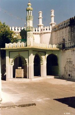 Zar Zari Zar-Bakhsh