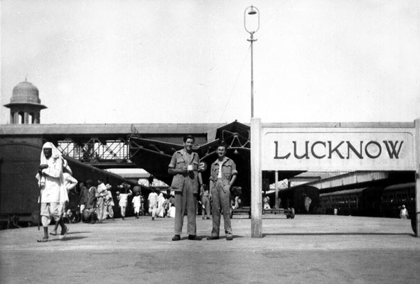 Lucknow Railway Station platform & sign