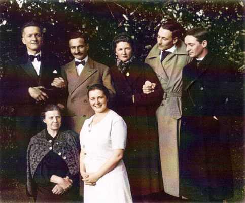 1936 : Meher Baba & friends at Ganna Walska's (white dress) home - Château du Lieutel (Galluis), near Paris, France.