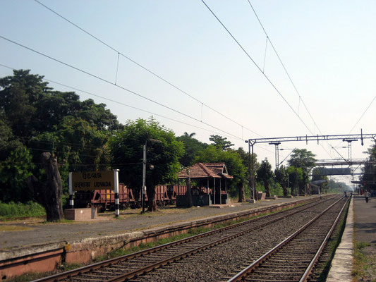 Udvada Railway station & tracks