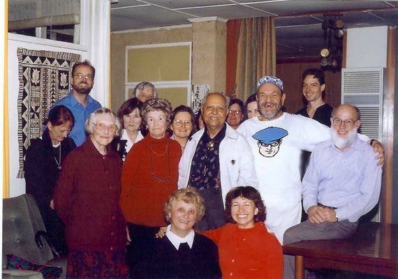 Bhau Kalchri & Flint Dow with the Melbourne group at Betty's home.