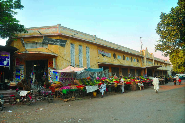 Soldier Bazaar near the Zoo