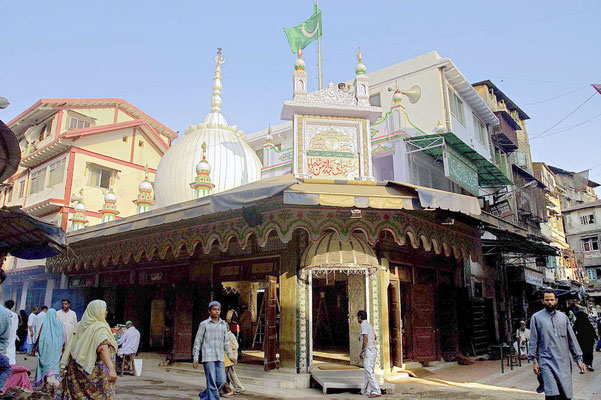 Haji Abdur Rehman's Dargar / Tomb in Dongri, Mumbai, India.