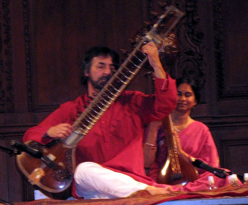 Michael Siegell & his wife Laxmi performing