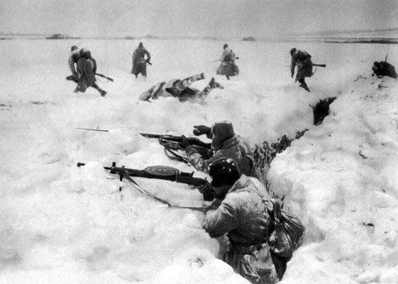 Soviet troops defending against the enemy