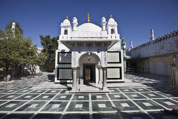 Zar Zari Zar-Bakhsh
