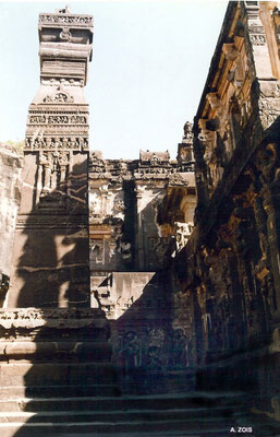 Kailasha Temple : Cave 16 ; photo by Anthony Zois