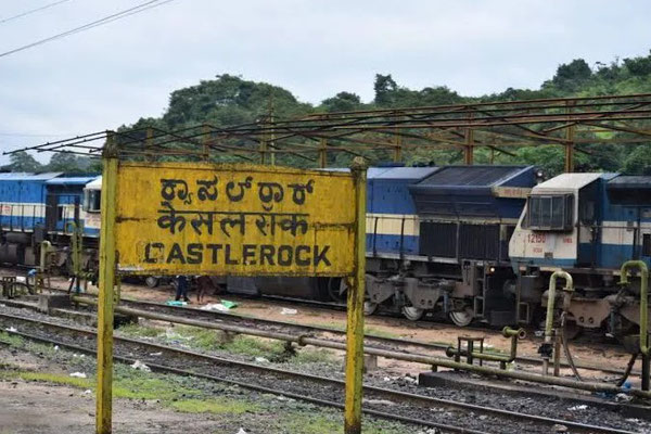 Castle Rock Railway Station, Karnataka sign