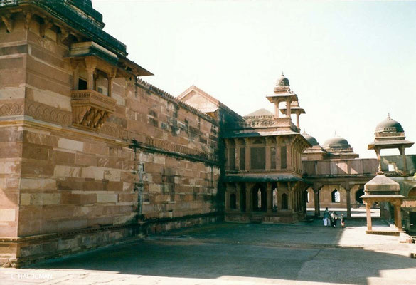 Photo taken by Lyn Haldeman 1988 ; Fatehpur Sikri