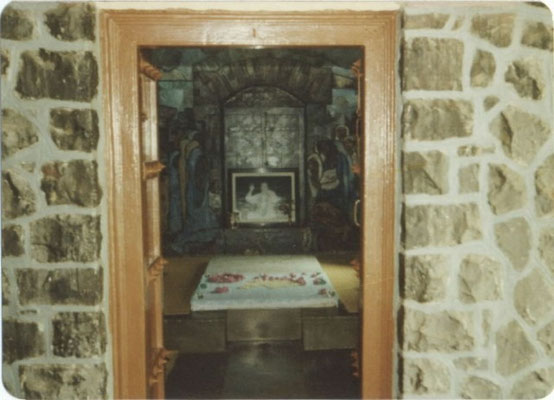 Looking into the tomb ( 1970s)