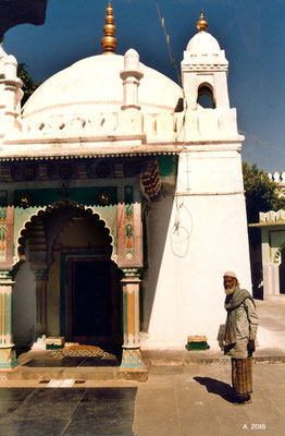 Zar Zari Zar-Bakhsh