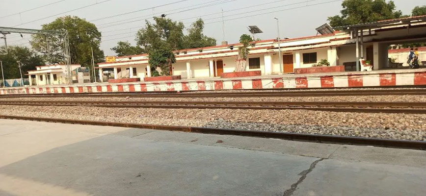 Pathri Railway Station platfoirm