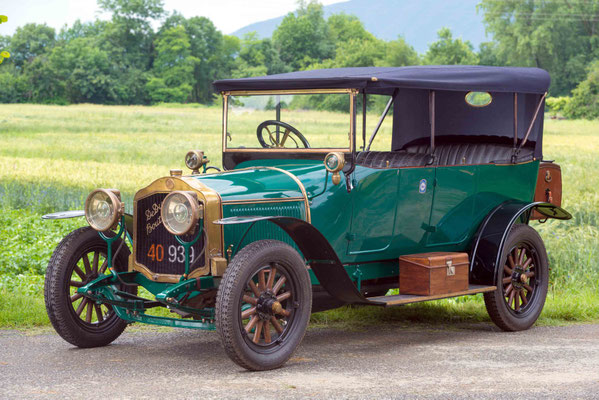 De Dion Boulton 4 door car