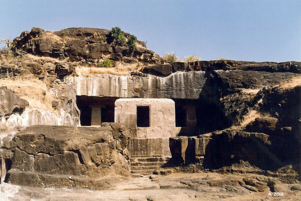 Jain Caves : photo by Anthony Zois