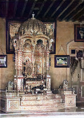 Narayan Maharaj's throne - colourized by AZ