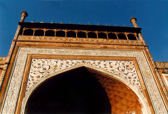 Photo taken by Anthony Zois 1988 - Gateway of the Taj Mahal with the 89th Chapter of the Quran