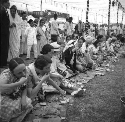 MSI Collection ;1937 -  Nasik,  India - Margaret is on the far left