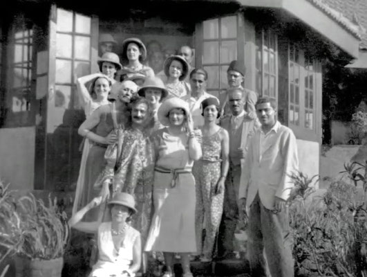  Bhandardara, India. Vivienne standing behind Baba with plinth hat. Courtesy of  DVD "I am the One Reality" & ECP Archives.