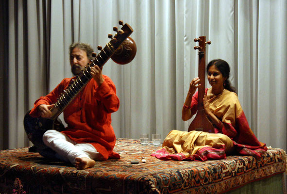 Michael Siegell & his wife Laxmi performing
