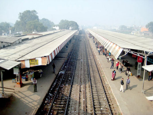 Basti Railway Station platforms