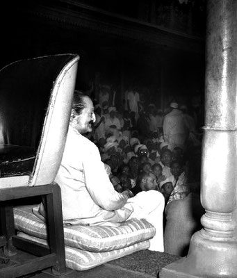 6th Nov.  Meher Baba sitting at Saint Gadge Maharaj's Dharamshala, Pandharpur