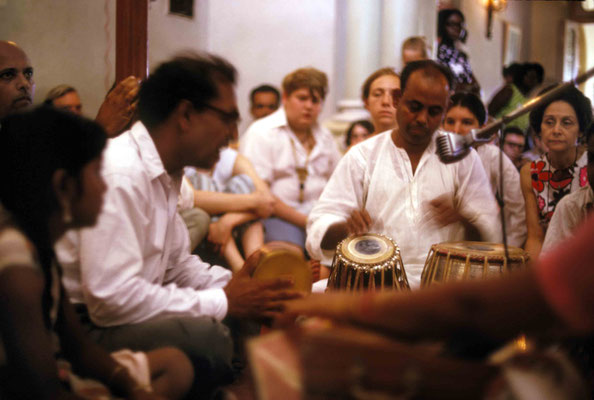 Madhusudan & Eastern musicians. Courtesy of Larry & Rita Karrasch