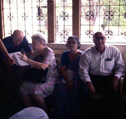  1969 : Guruprasad. Francis Brabazon talking to Ivy Duce with Sarosh & his wife Viloo. Image courtesy of Teri Adams