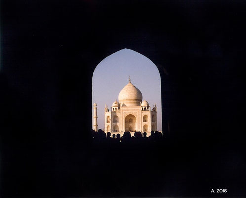 Photo taken by Anthony Zois 1988 - First view of the Taj Mahal through the Keel arch of the Gateway