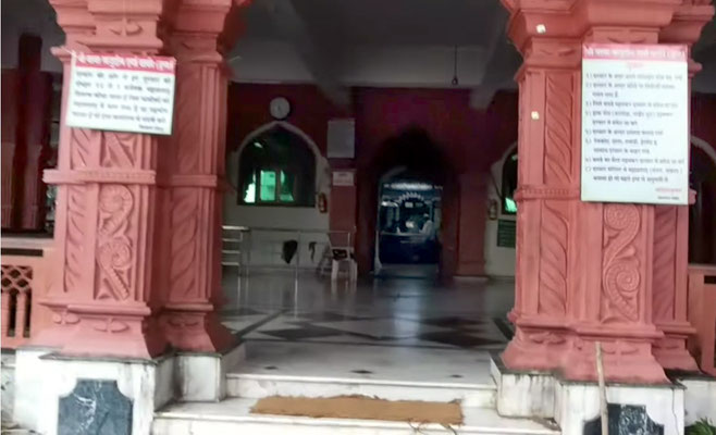 Waki - Tajuddin Baba's dargah interior view