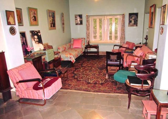 2018 ; The Sitting Room as you enter the Main Bungalow. Note Baba’s gadi-couch