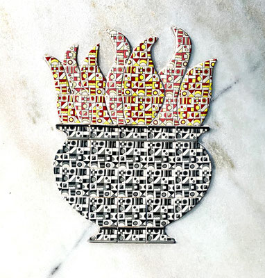 The Afarganya or fire in container symbol represents Zoroastrianism