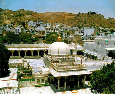 Perfect Master Moinuddin Chishti's tomb - Ajmer Sharif Dargah