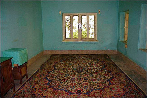 Sitting room without furniture