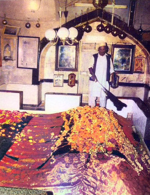 Tomb interior of Zar Zari Zar Baksh. Image rendition by Anthony Zois.