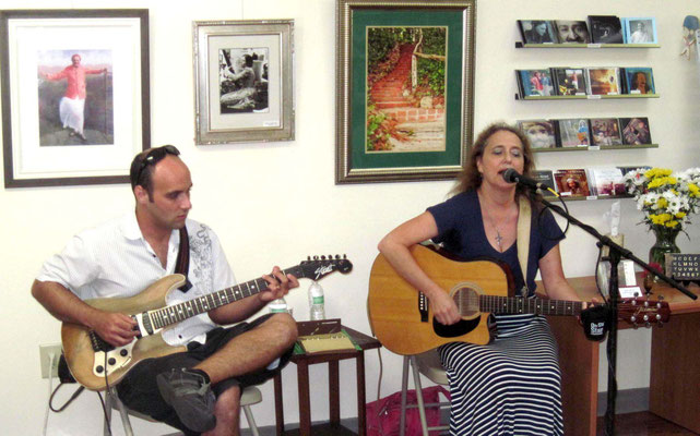 2018 : Leslie performing with her son David Walsh at Sheriar Books, Myrtle Beach, SC.