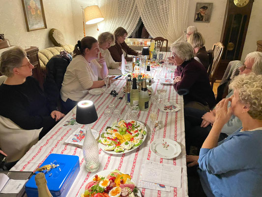 Gute Gespräche runden den Abend ab! © Iris Rohlfs