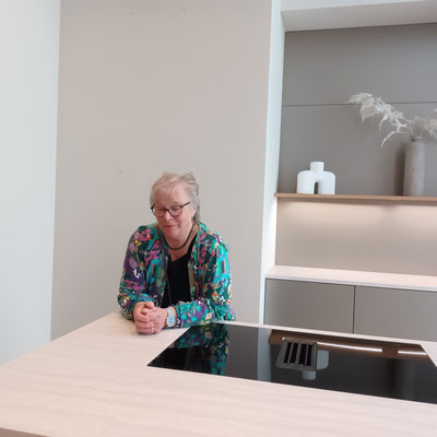 Ilsemarie Bartels, Küchenplanerin bei der Fa. Klingeberg in BruVi hatte den Kontakt hergestellt. © Ina Homfeld