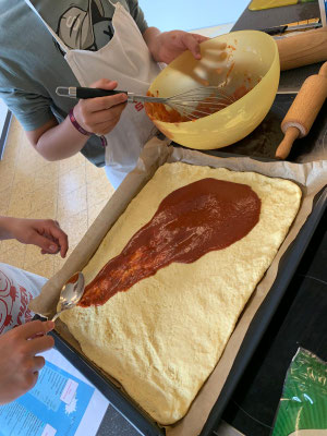 Tomatensoße als Untergrund
