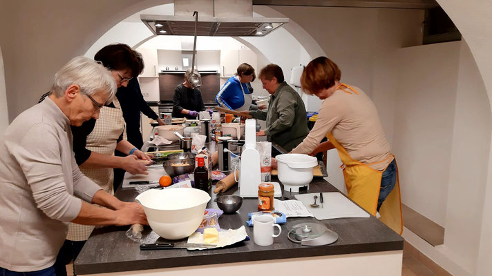 Eifrige Bäckerinnen © Dagmar Stegmann