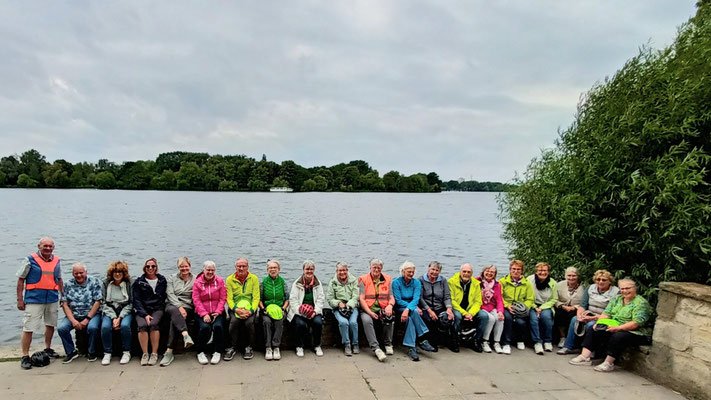 Der Maschsee im Herzen Hannovers, Gelegenheit für ein Gruppenfoto © Ina Homfeld